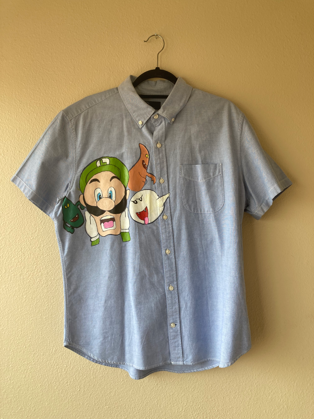 Luigis Mansion Button Up